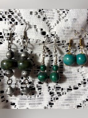 3/$30✨🌲 Gorgeous Greenery: 3-Pair Bundle Cold Stone & Wood Drop Earrings